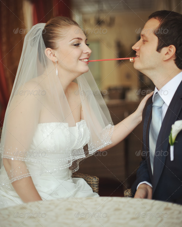 Newlywed couple going crazy. (Misc) Photo Download