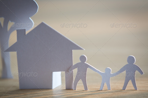 Paper cut of family with house and tree (Misc) Photo Download